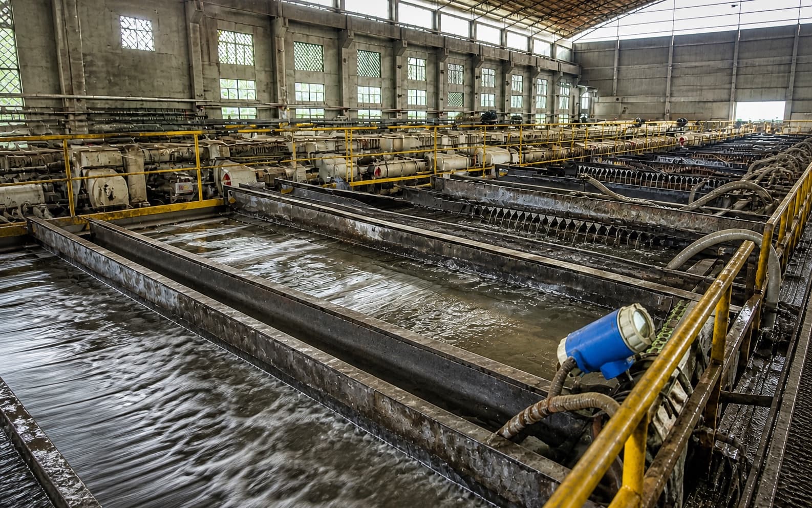 Industrial belt-filter dewatering process in a phosphochemical plant