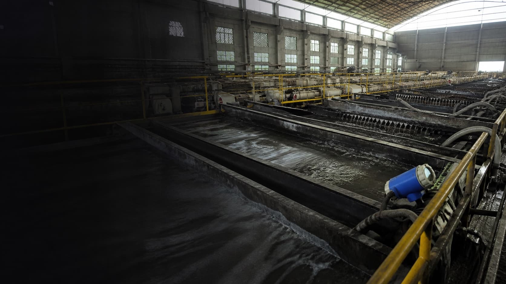 Industrial belt-filter dewatering process in a phosphochemical plant