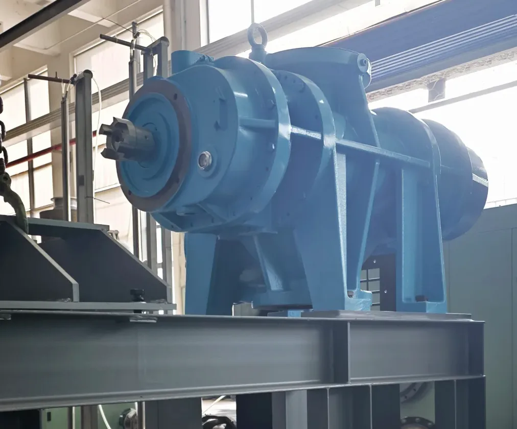 Air-cooled dry screw vacuum pump assembly, shown as a structural reference for cooling arrangements